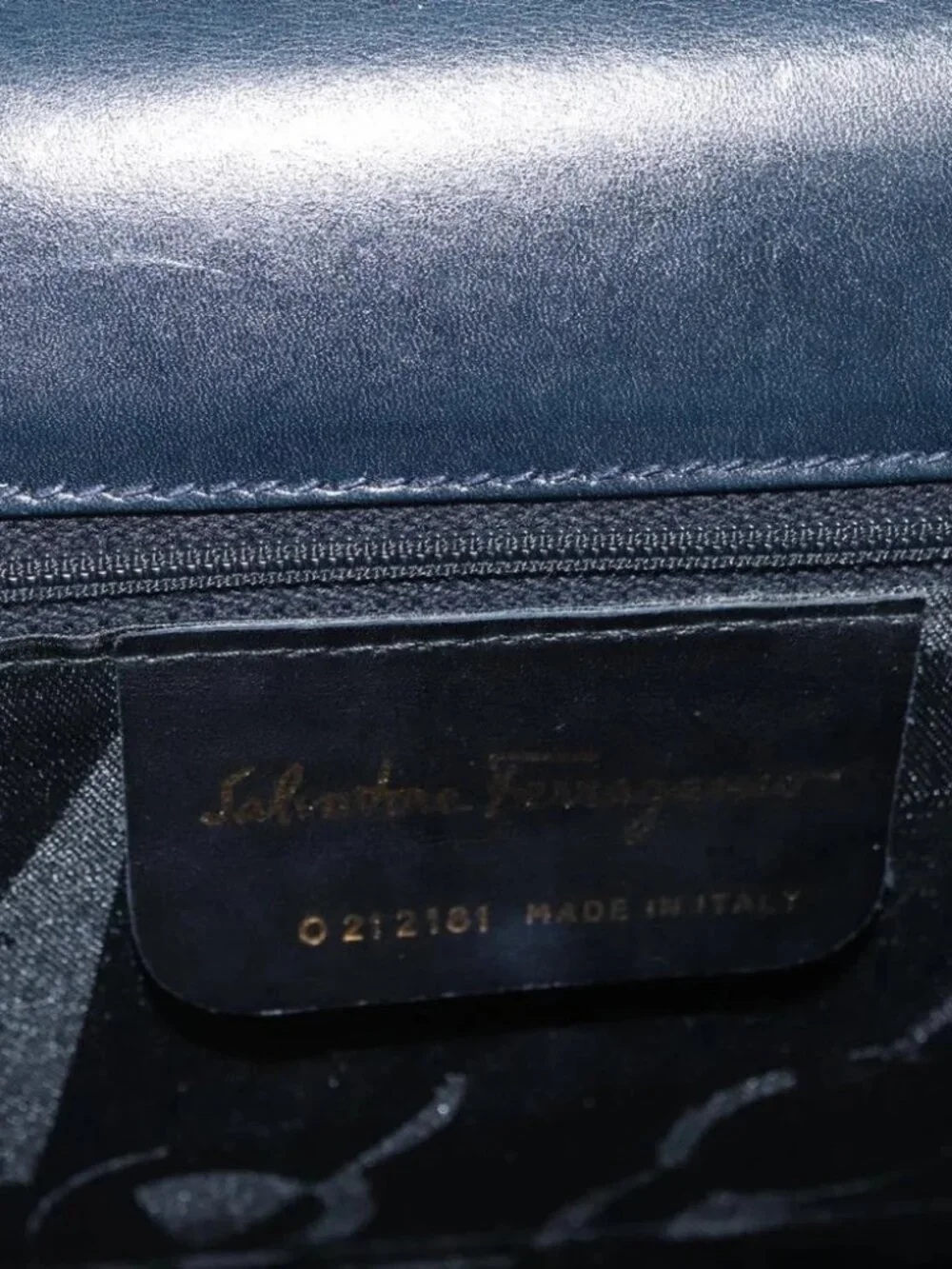 Salvatore Ferragamo Gancini Hand Bag Leather 2way Navy Gold Auth AMZ378
